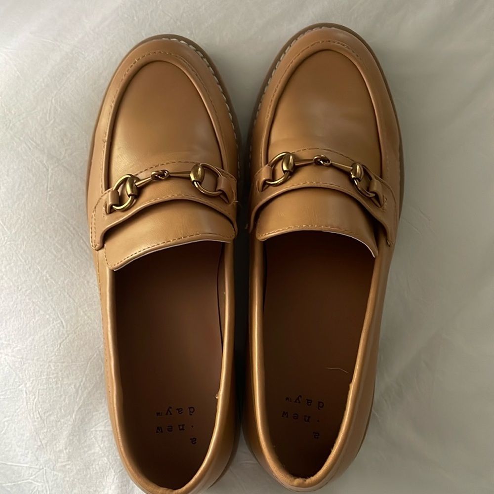 Tan lug sole loafers